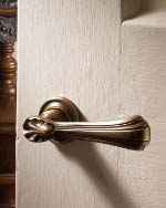 5117 Lever with 5002 Rose