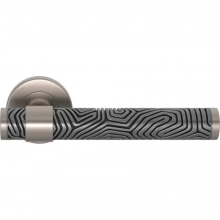 Turnstyle Designs - B7024 - Stepped Recess Amalfine, Door Lever, Labyrinth