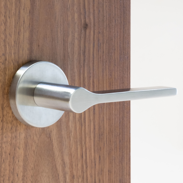 L07 Door Lever 7 with Round Rose